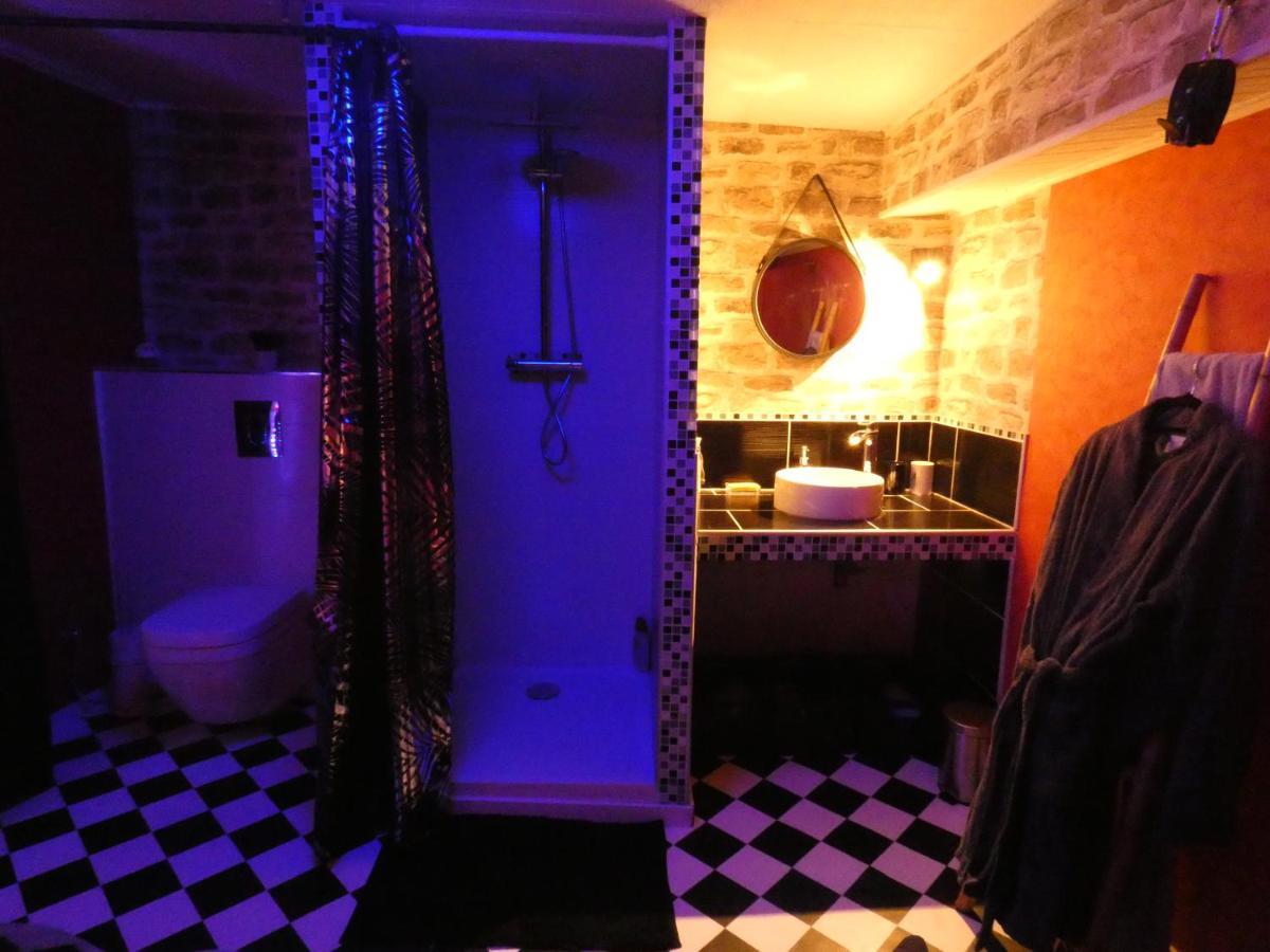 Love Room Le Rouge Et Noir Barr Exterior photo
