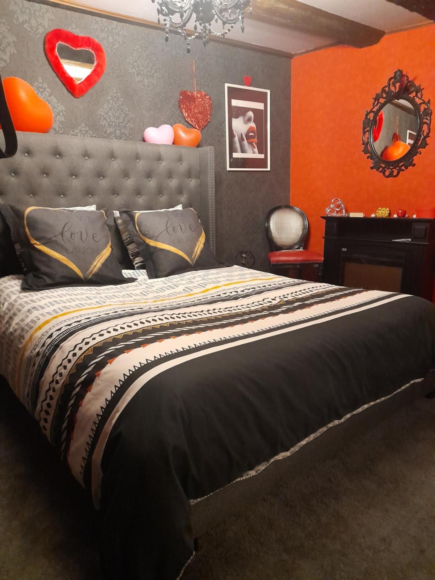 Love Room Le Rouge Et Noir Barr Exterior photo